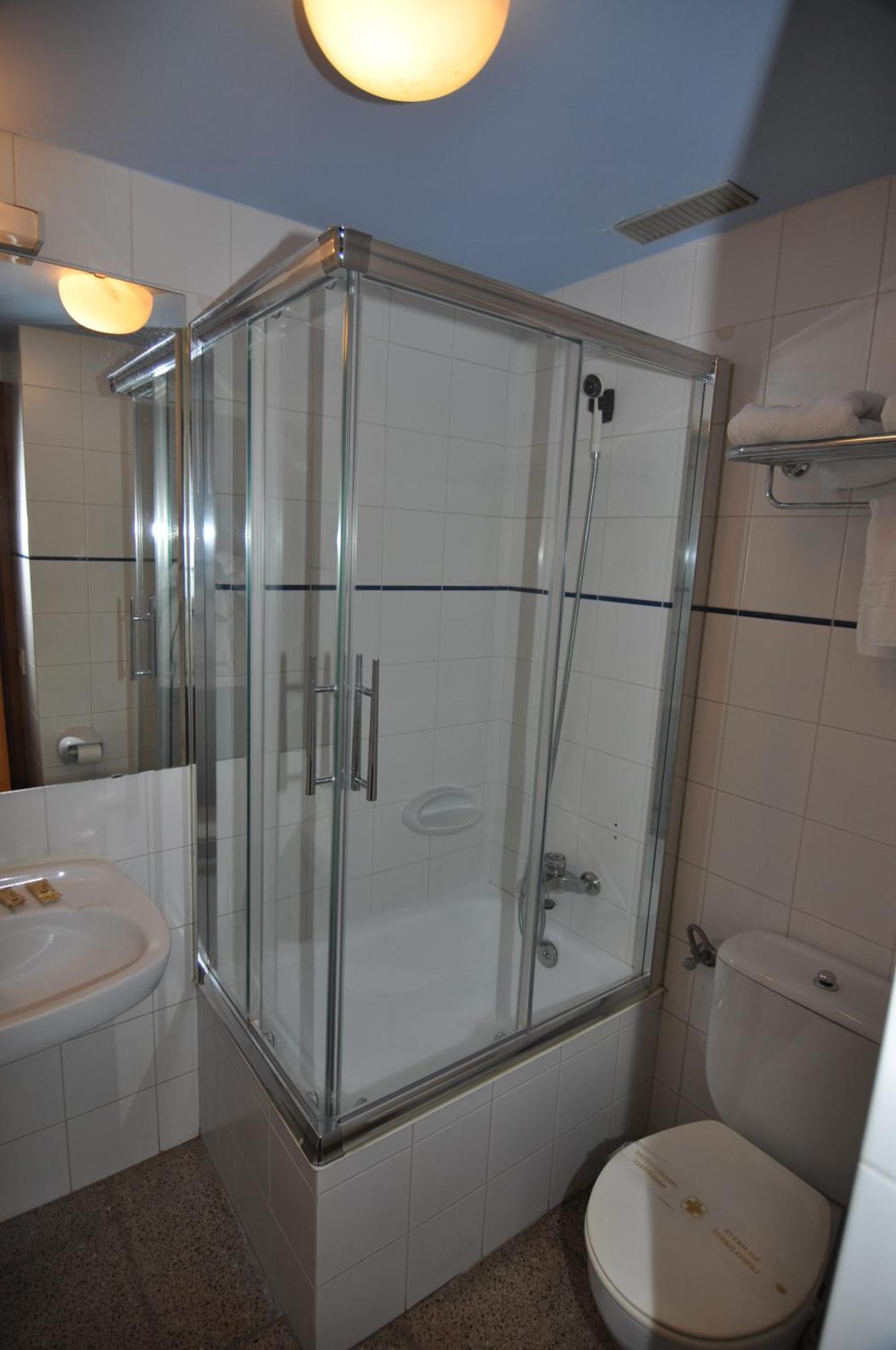 Hotel Solé La La Pobla de Segur Szoba fotó