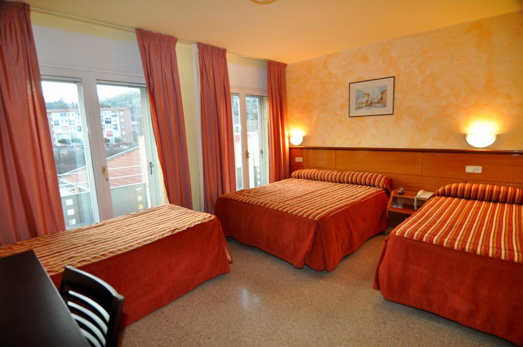 Hotel Solé La La Pobla de Segur Szoba fotó