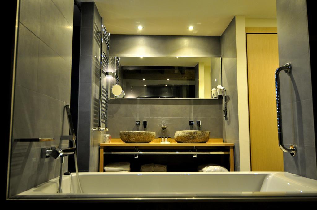 Hotel Solé La La Pobla de Segur Szoba fotó