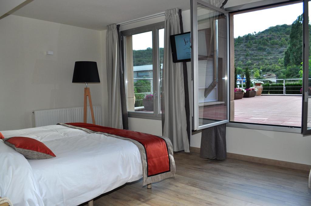 Hotel Solé La La Pobla de Segur Szoba fotó