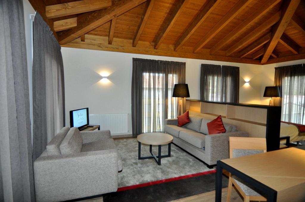 Hotel Solé La La Pobla de Segur Szoba fotó